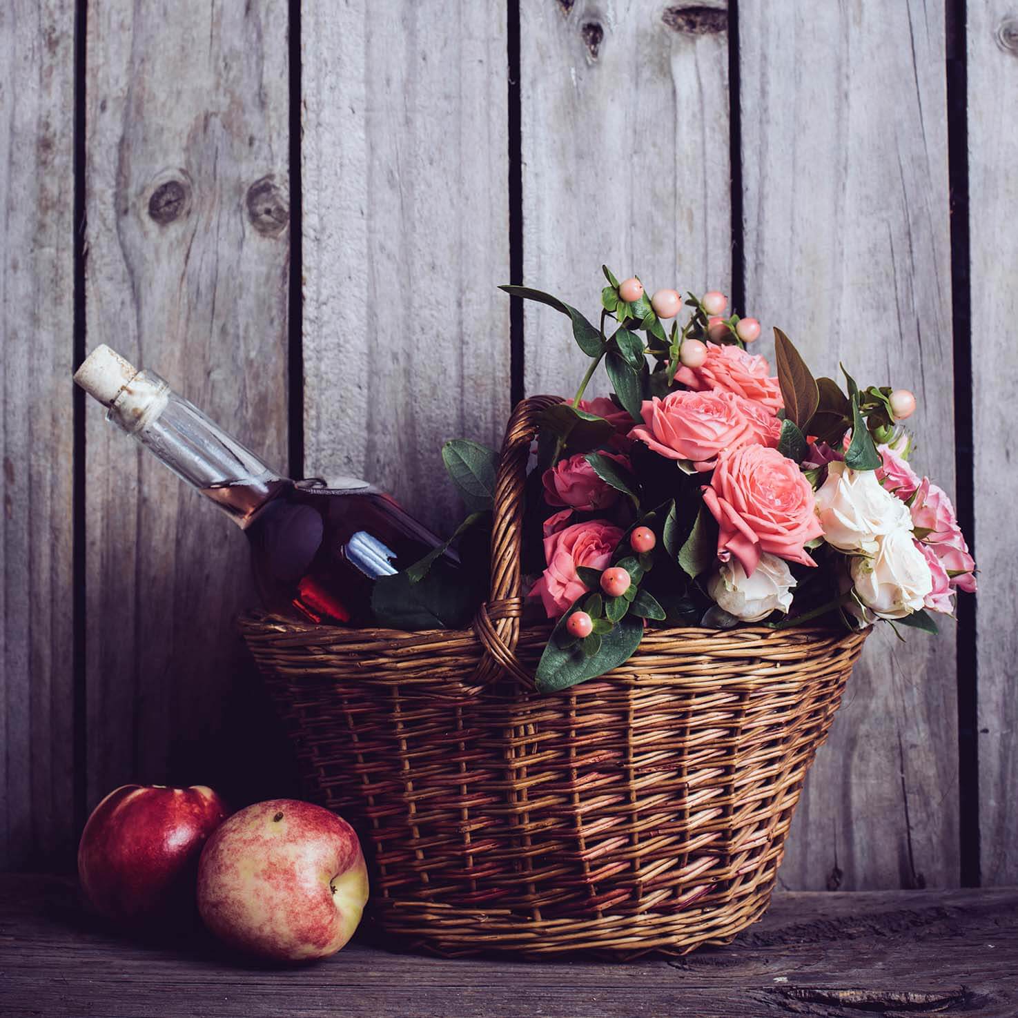 Custom Wine Gift Baskets - Custom Wine Gift Baskets allow you to choose the types of items you would like included in your gift basket.  